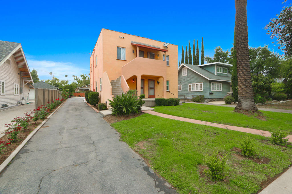 123 S Grand Oaks Avenue Unit: 4