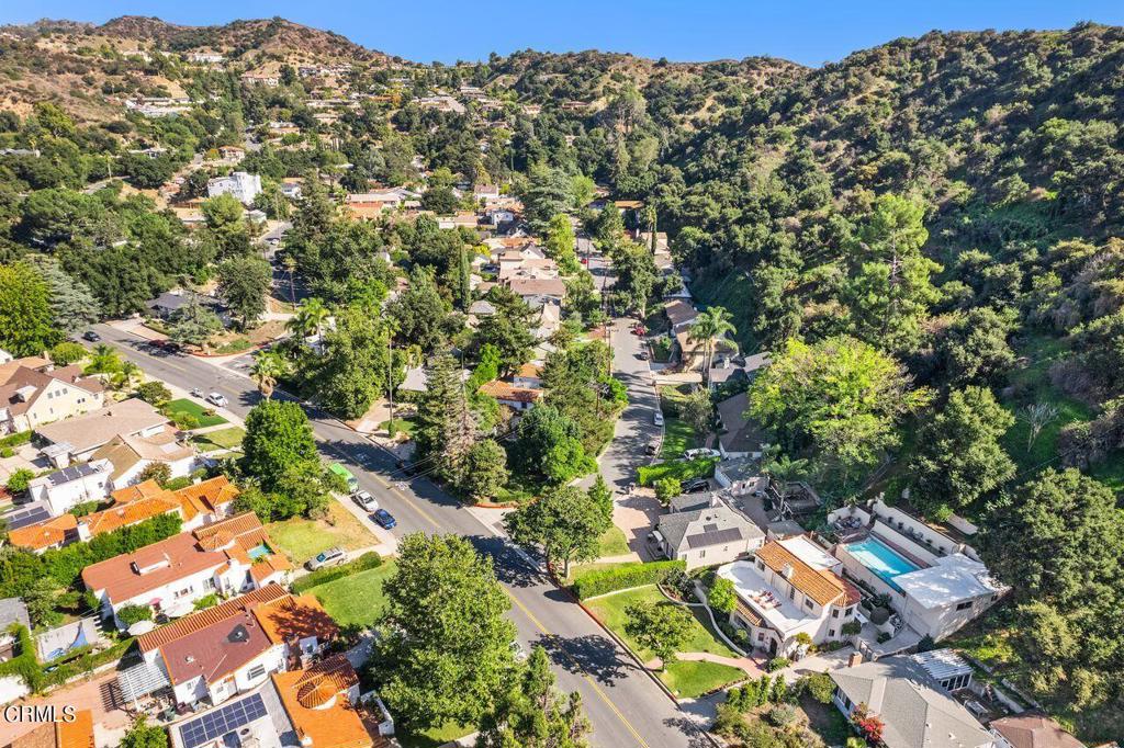 2350 E Glenoaks Boulevard