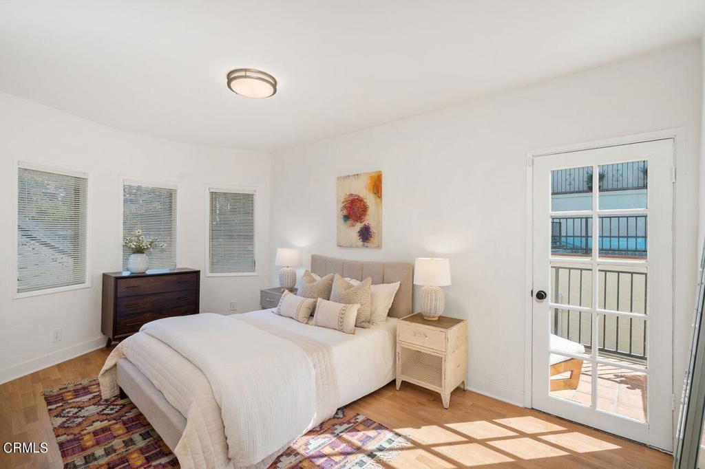 2350 E Glenoaks Boulevard