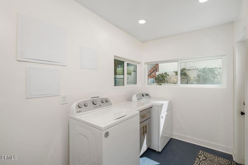 2350 E Glenoaks Boulevard