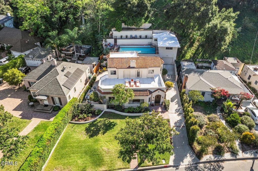 2350 E Glenoaks Boulevard