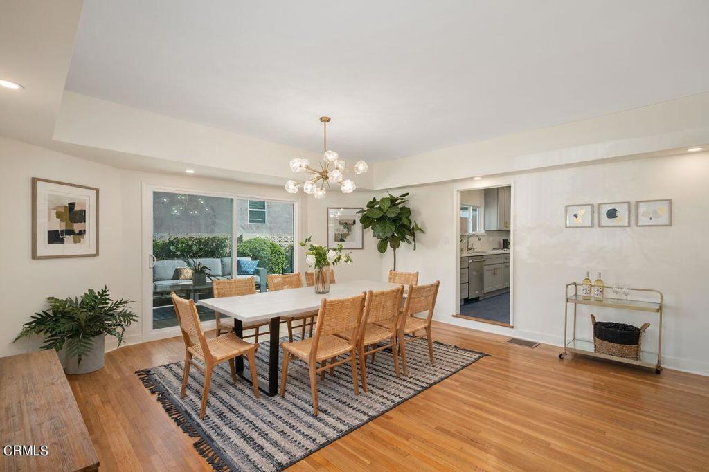 2350 E Glenoaks Boulevard