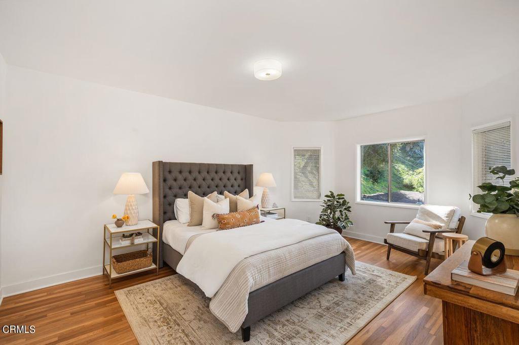 2350 E Glenoaks Boulevard