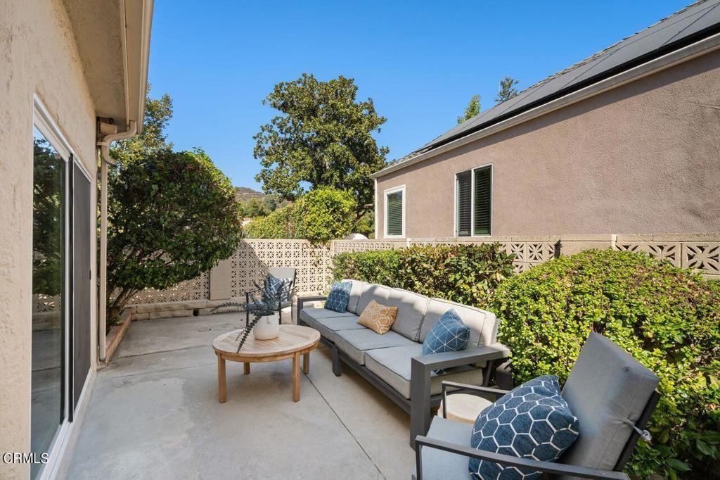 2350 E Glenoaks Boulevard