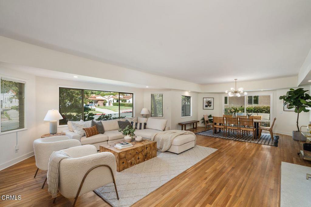 2350 E Glenoaks Boulevard