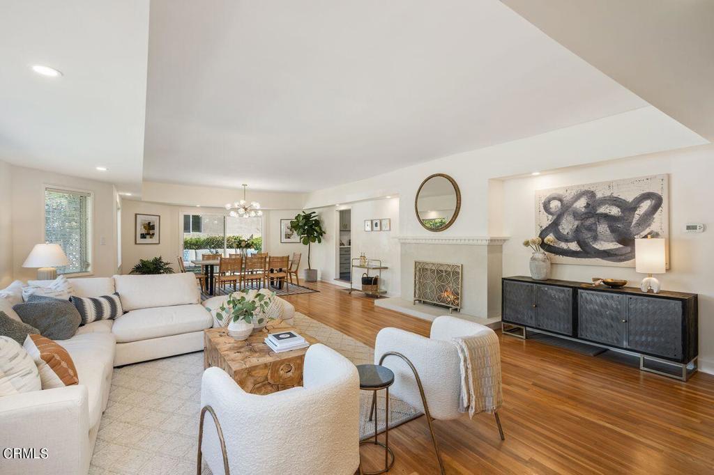 2350 E Glenoaks Boulevard