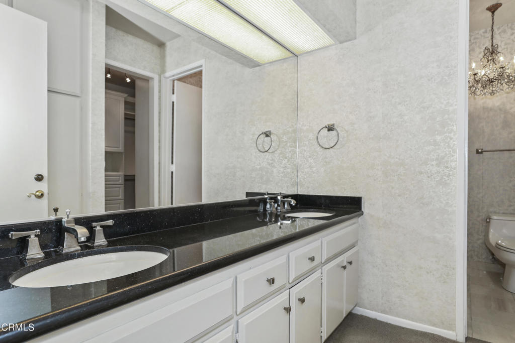 700 S Lake Avenue 323