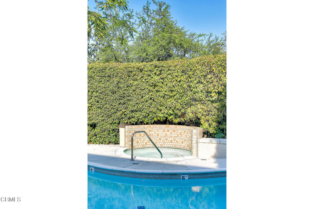 700 S Lake Avenue 323