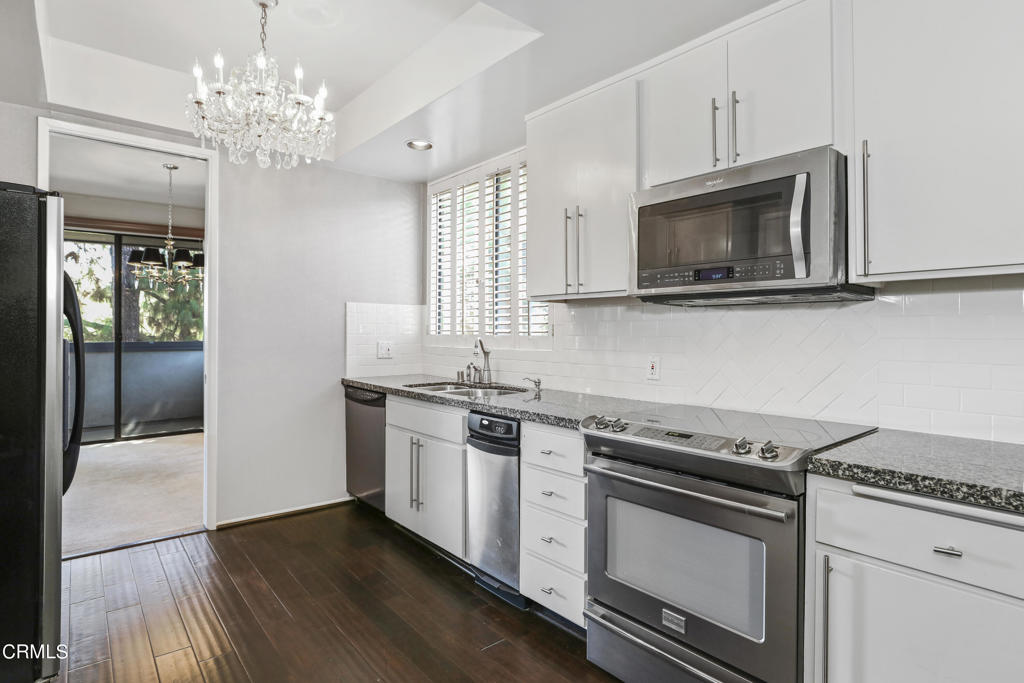 700 S Lake Avenue 323