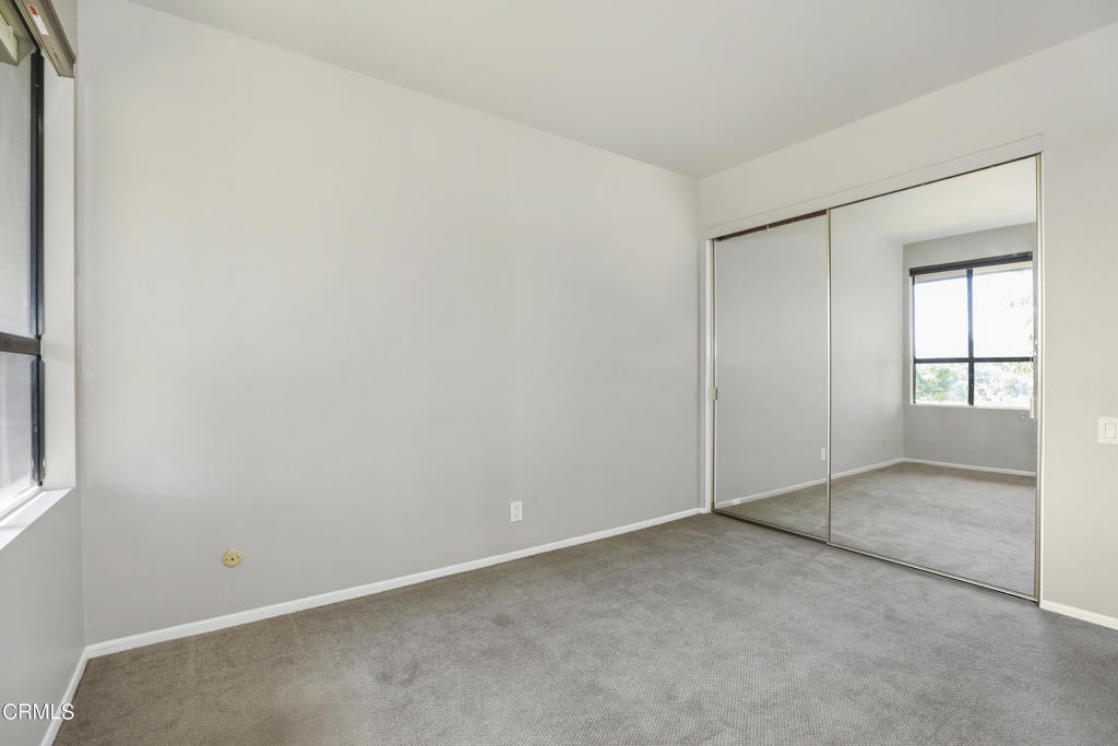 700 S Lake Avenue 323