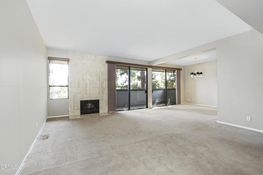 700 S Lake Avenue 323