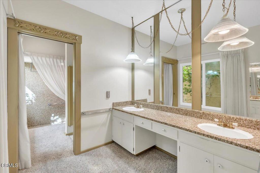 2634 N Mountain Avenue Avenue