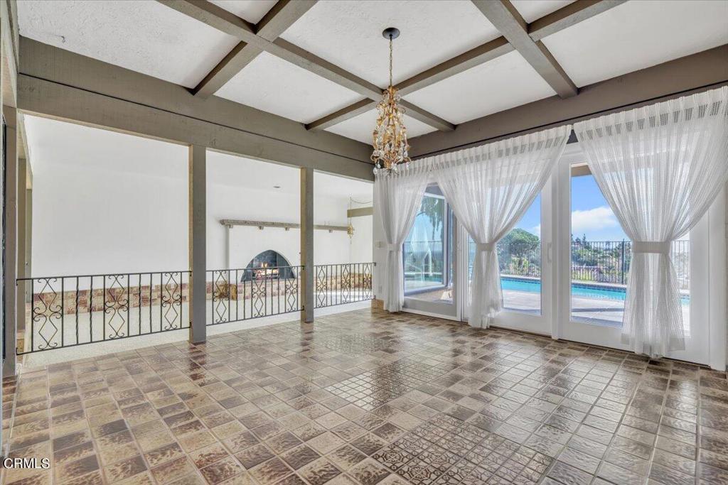 2634 N Mountain Avenue Avenue