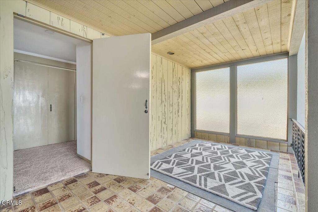 2634 N Mountain Avenue Avenue