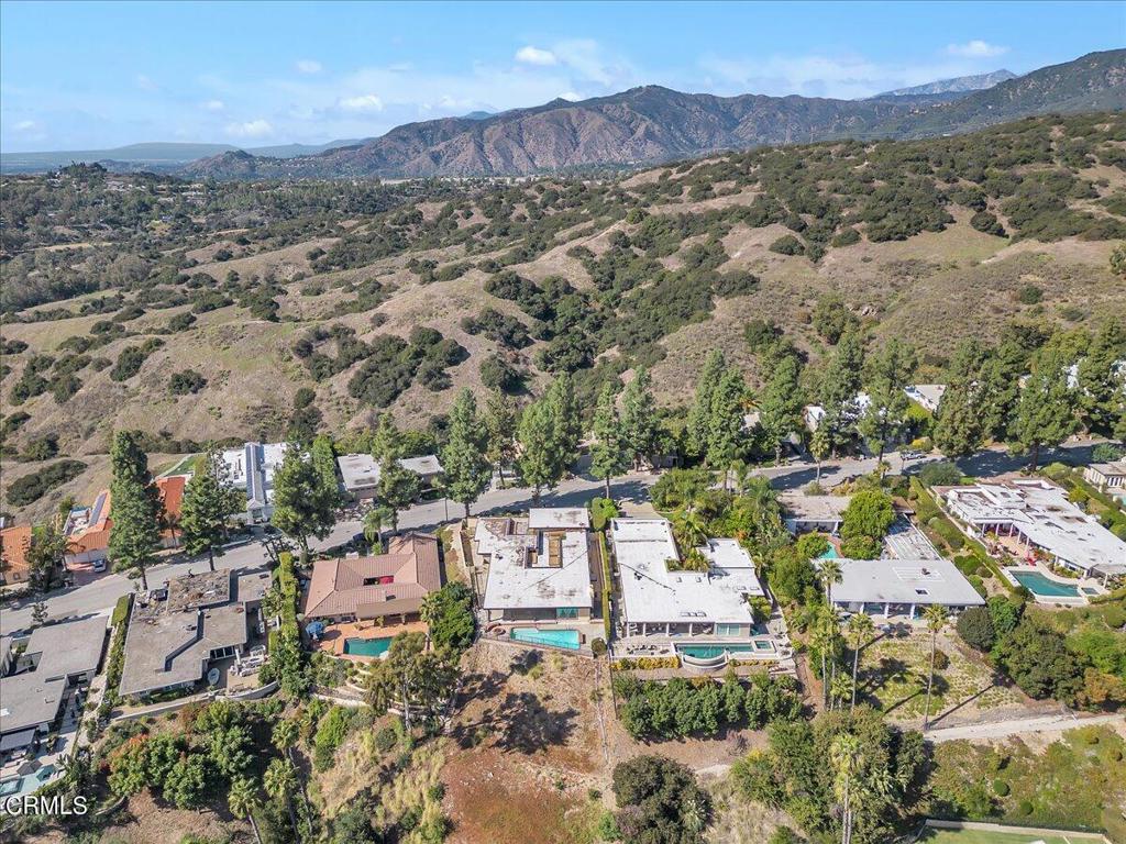 2634 N Mountain Avenue Avenue