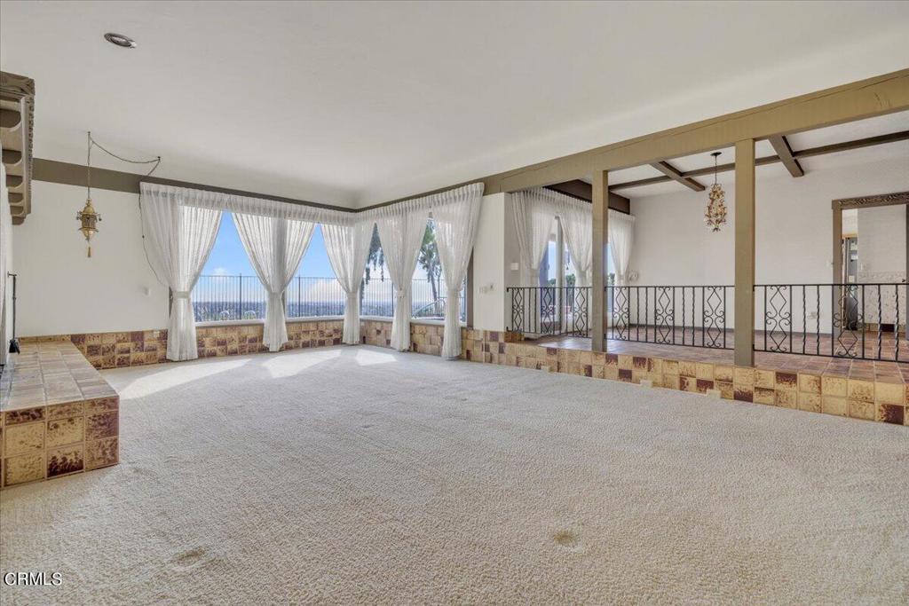 2634 N Mountain Avenue Avenue