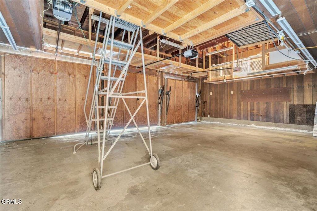 2634 N Mountain Avenue Avenue