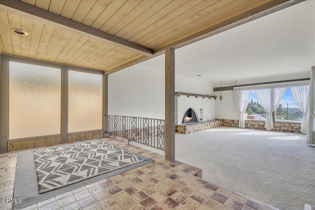 2634 N Mountain Avenue Avenue