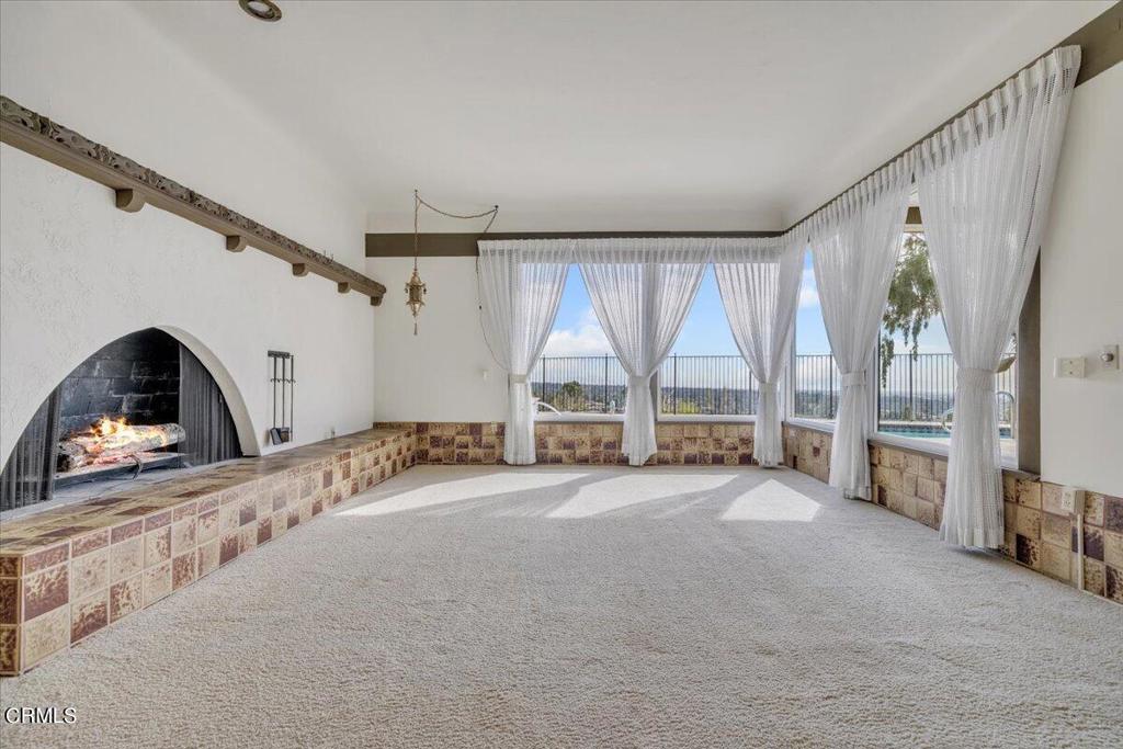 2634 N Mountain Avenue Avenue