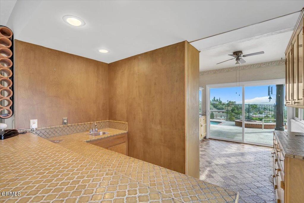 2634 N Mountain Avenue Avenue