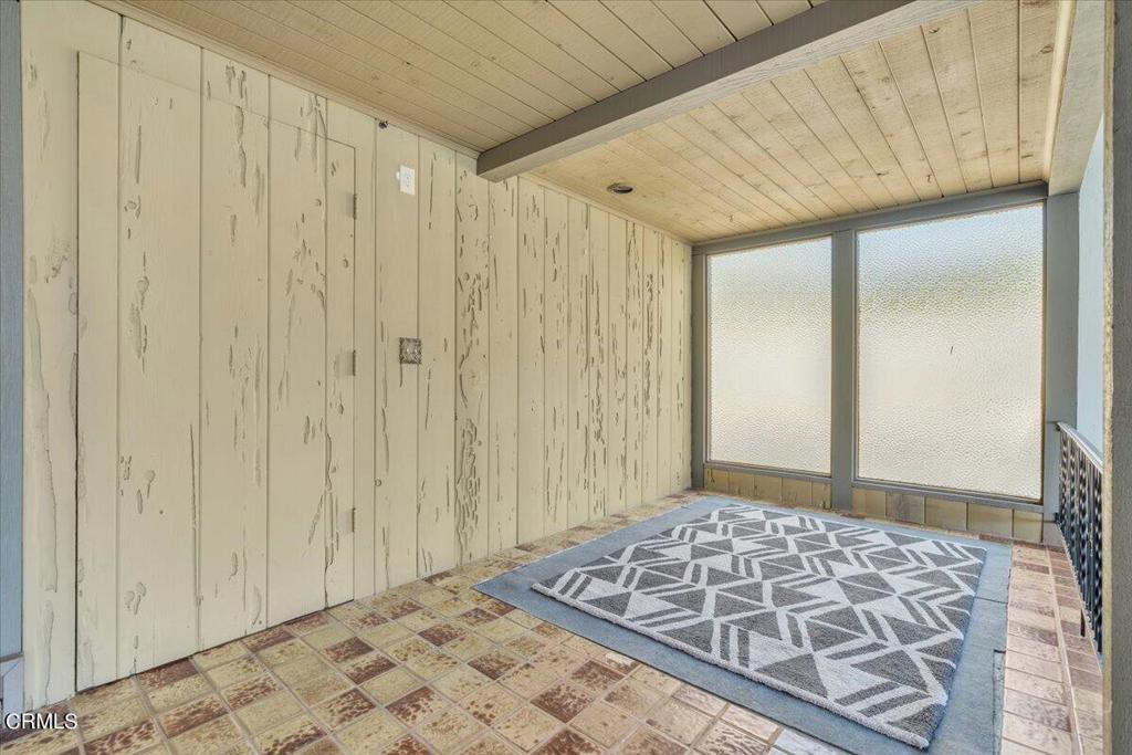 2634 N Mountain Avenue Avenue