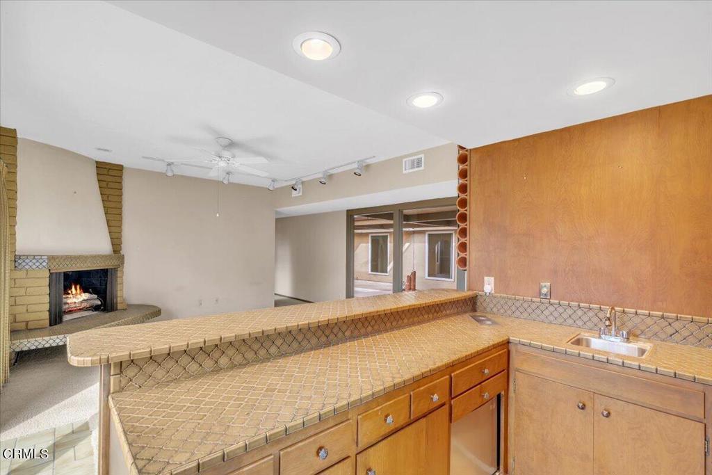 2634 N Mountain Avenue Avenue