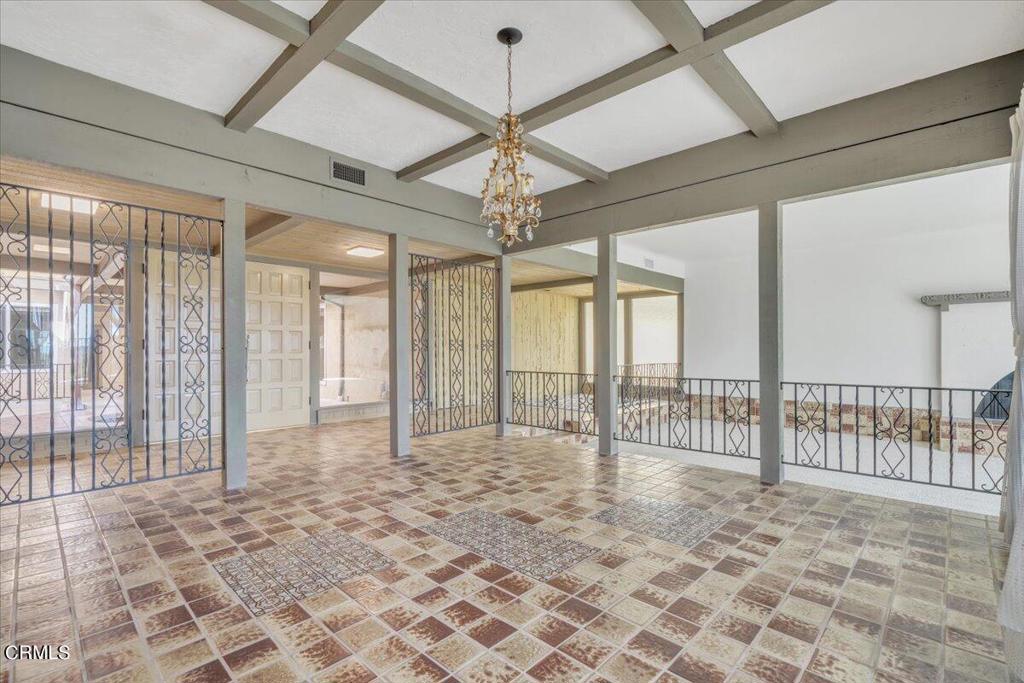 2634 N Mountain Avenue Avenue