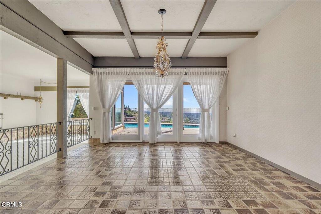 2634 N Mountain Avenue Avenue