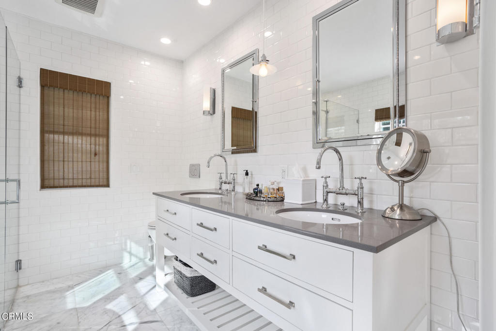 254 E Pentagon Street