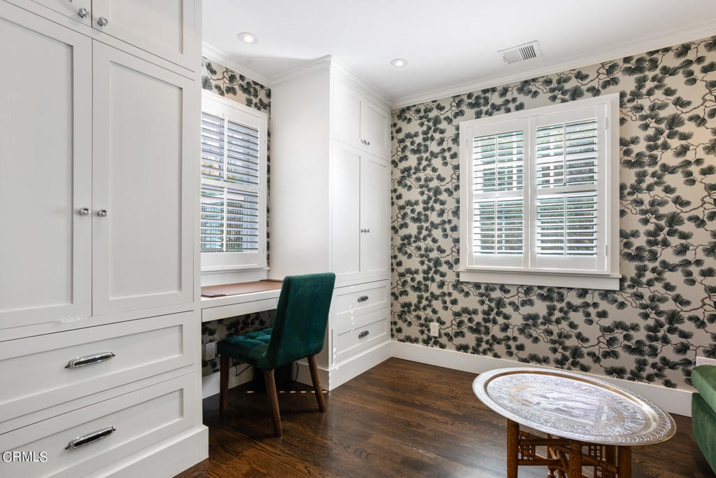 254 E Pentagon Street