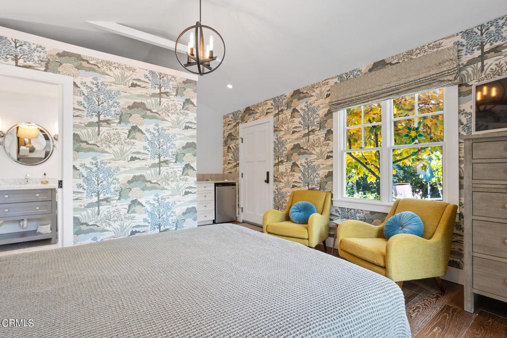 254 E Pentagon Street