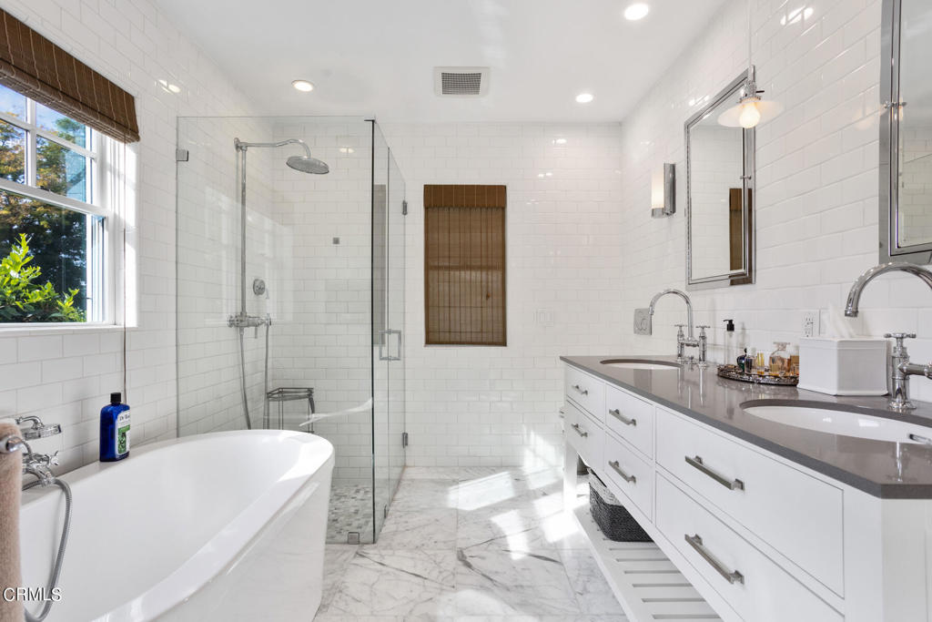 254 E Pentagon Street