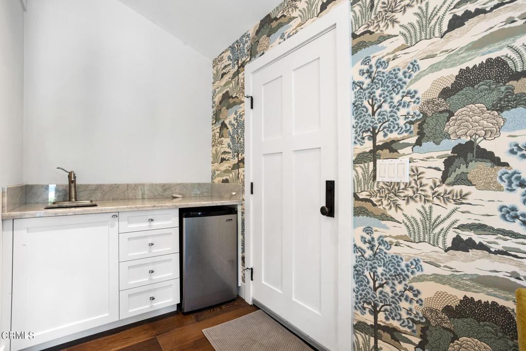 254 E Pentagon Street