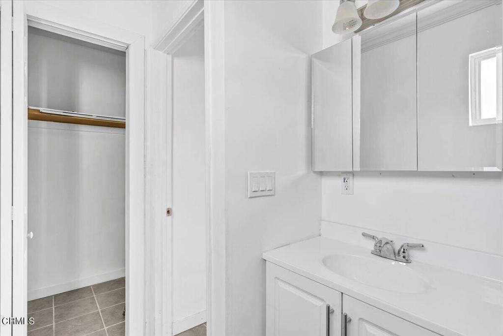 3935 E Cesar E Chavez Avenue