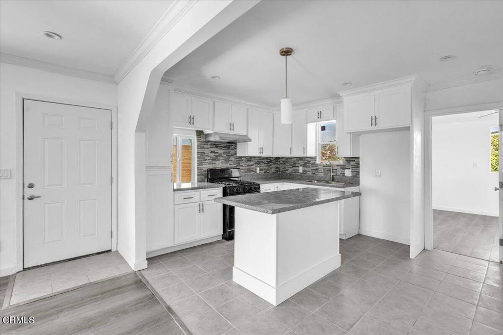 3935 E Cesar E Chavez Avenue