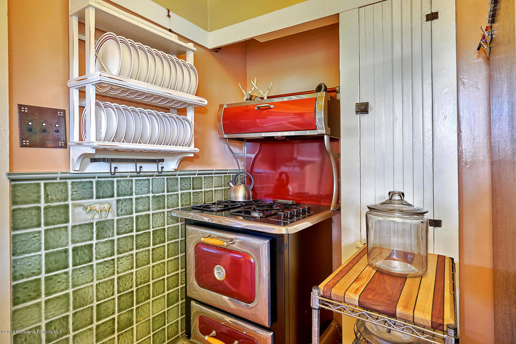 845 S Los Robles Avenue