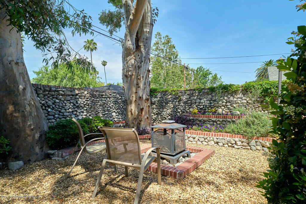 845 S Los Robles Avenue