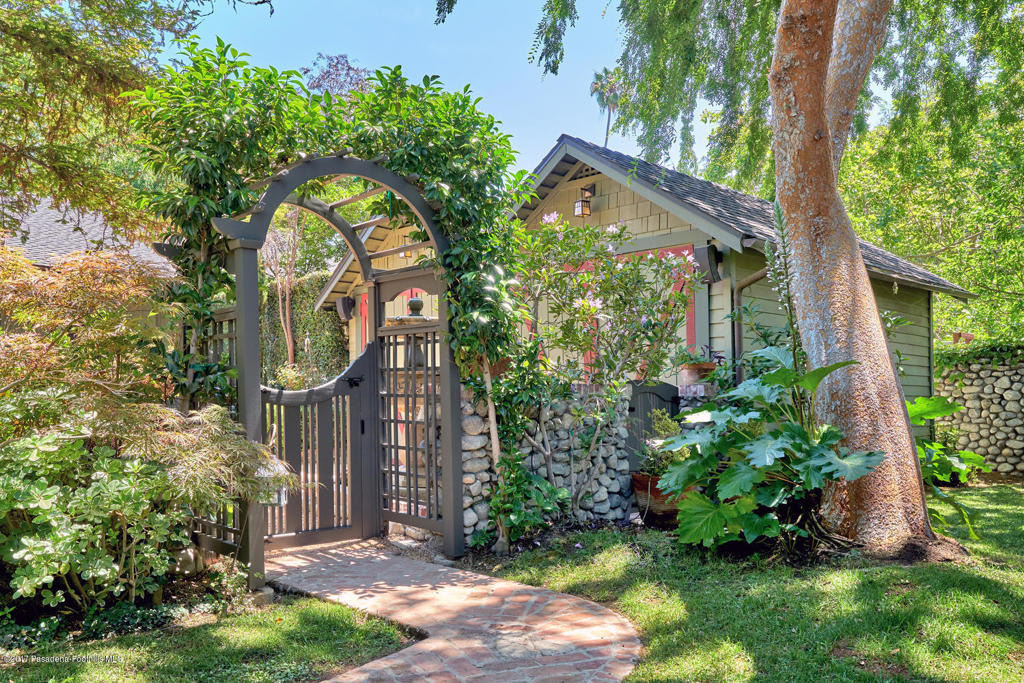 845 S Los Robles Avenue