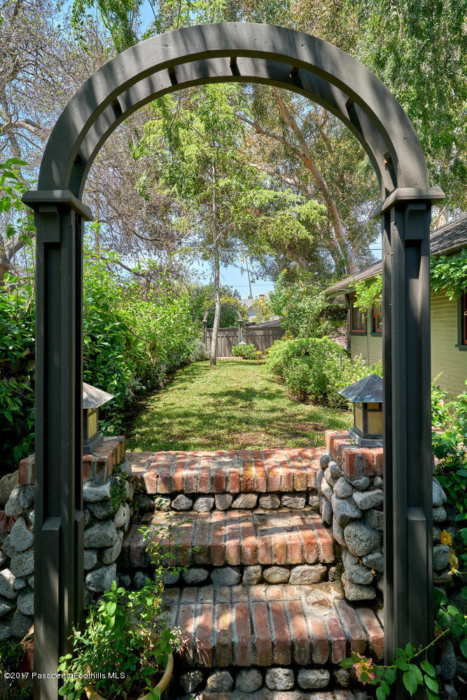 845 S Los Robles Avenue