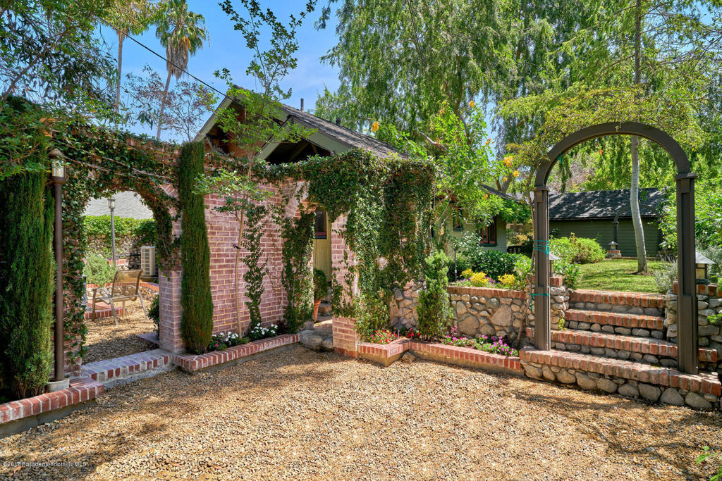 845 S Los Robles Avenue