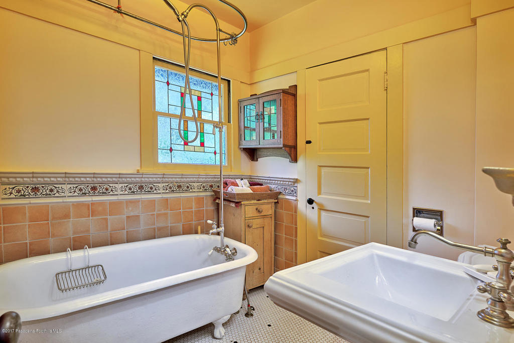 845 S Los Robles Avenue