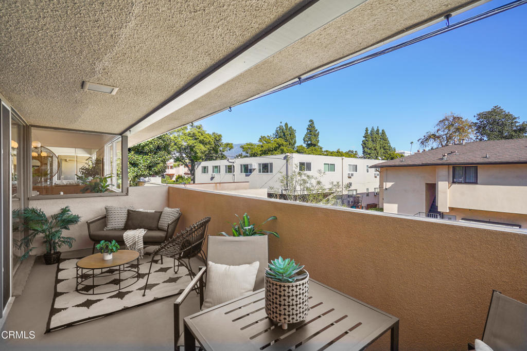 330 S Oakland Avenue Unit: 7