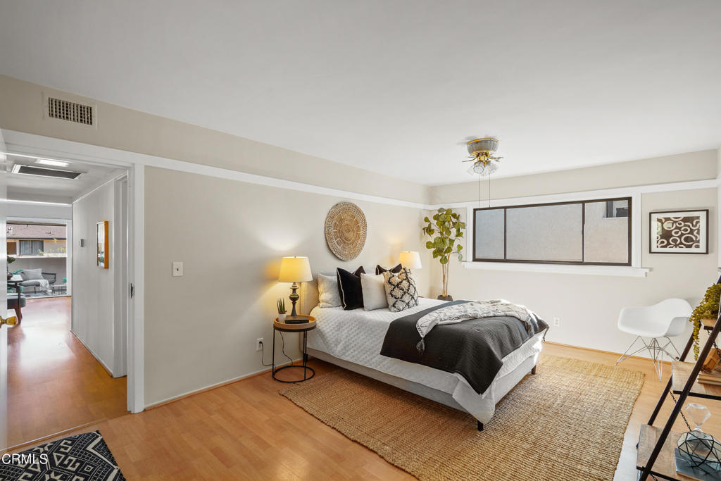 330 S Oakland Avenue Unit: 7