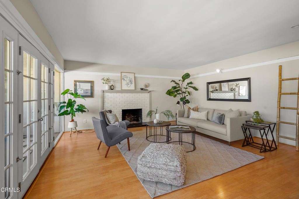 330 S Oakland Avenue Unit: 7