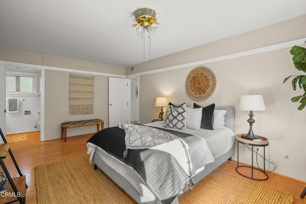 330 S Oakland Avenue Unit: 7