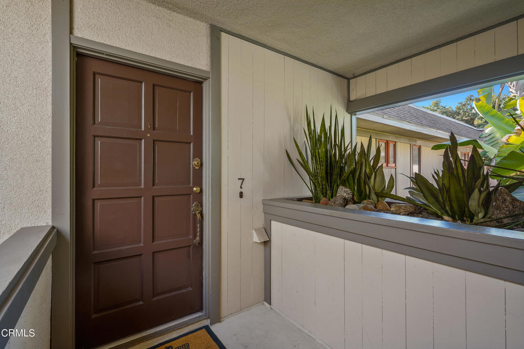 330 S Oakland Avenue Unit: 7