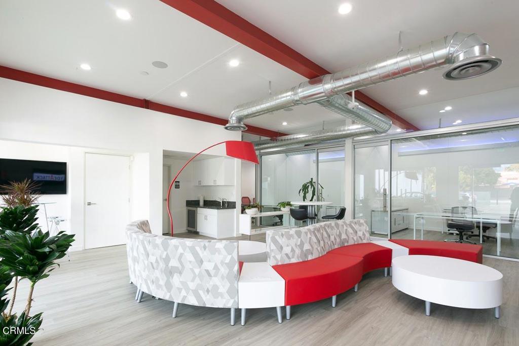 60 W Bellevue Drive