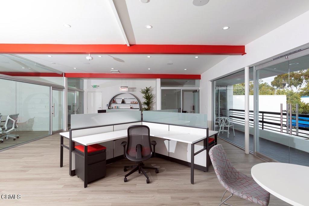 60 W Bellevue Drive