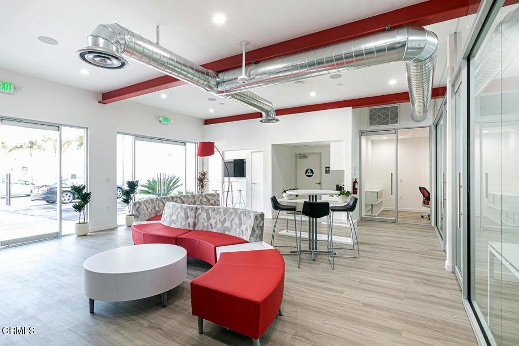 60 W Bellevue Drive