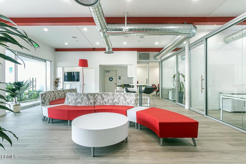 60 W Bellevue Drive